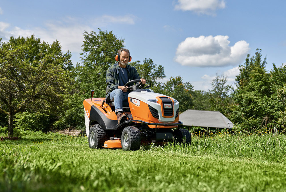 STIHL Rasentraktoren bei Bendick in Mettingen