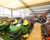 John Deere Traktoren und SABO Rasenmäher bei Bendick in Mettingen