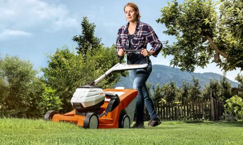 STIHL Rasenmäher bei Bendick in Mettingen