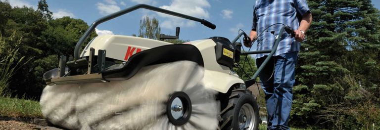 Cramer Kehrmaschinen und Laubsauger bei Bendick in Mettingen