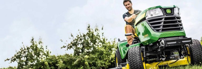 John Deere Rasentraktoren bei Bendick in Mettingen