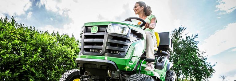 John Deere Rasentraktoren bei Bendick in Mettingen